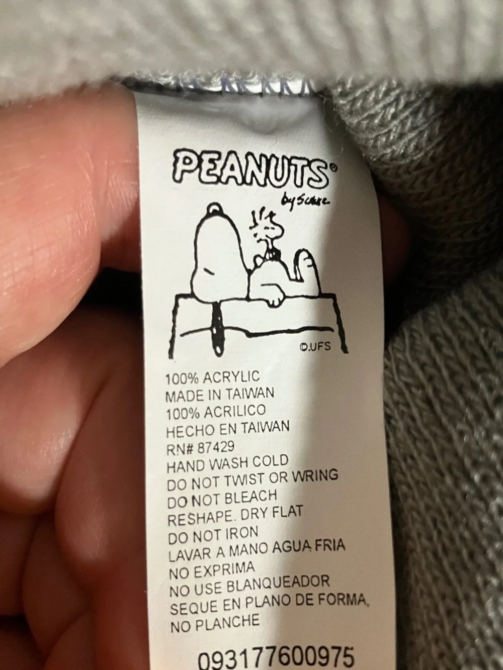 Peanuts Snoopy Youth Beanie or Toque and Glove Set